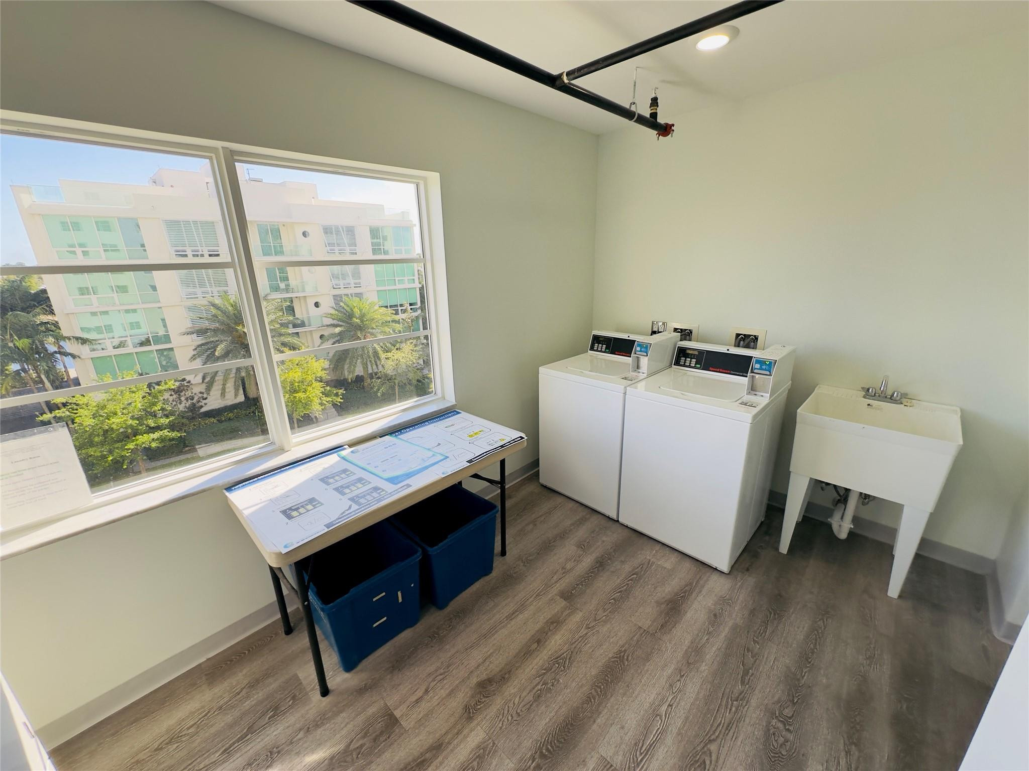 340 Sunset Dr 508