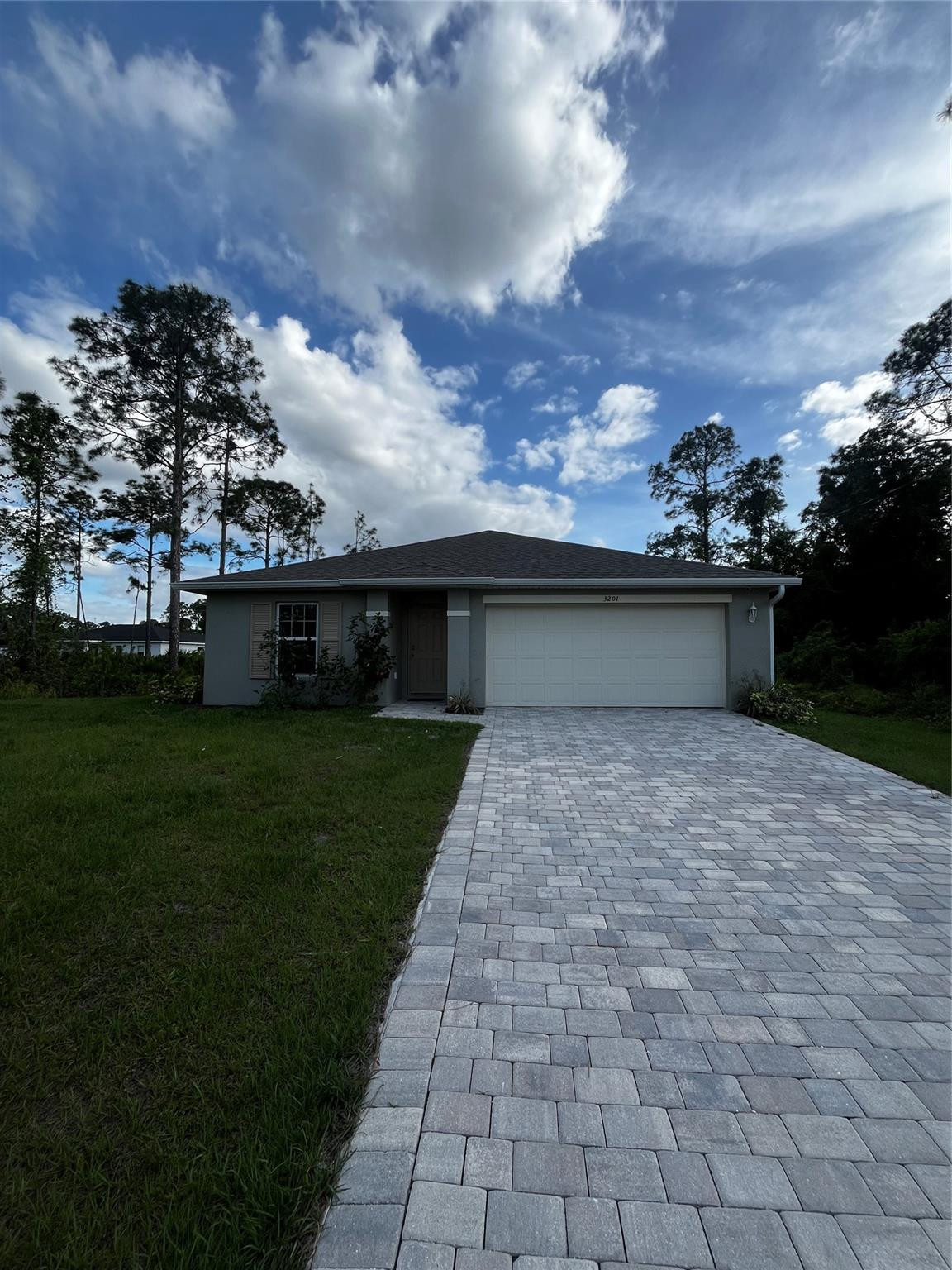 3201 W 23rd St W