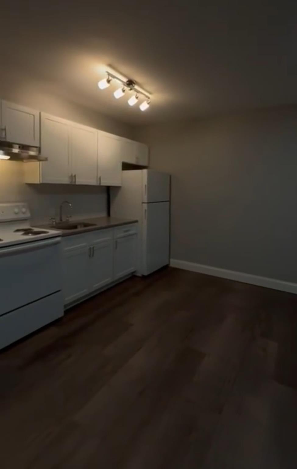 3201 W 23rd St W