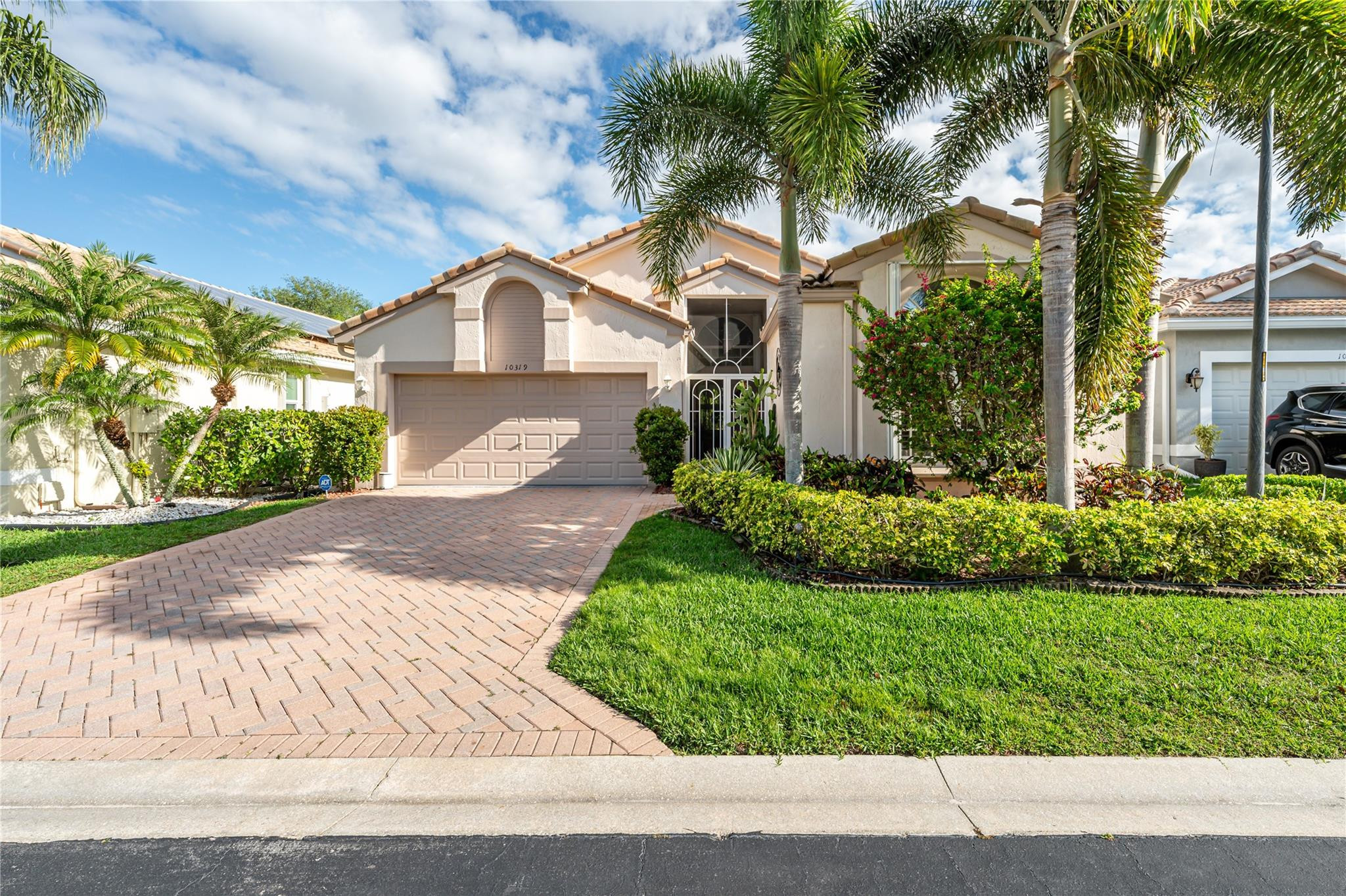 10319 Utopia Cir