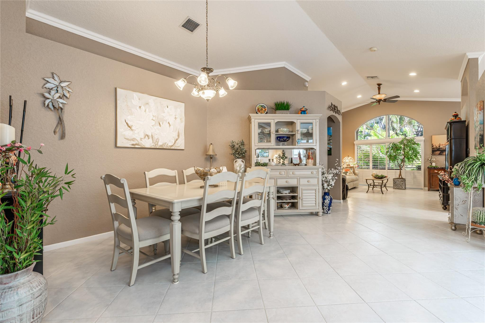 10319 Utopia Cir