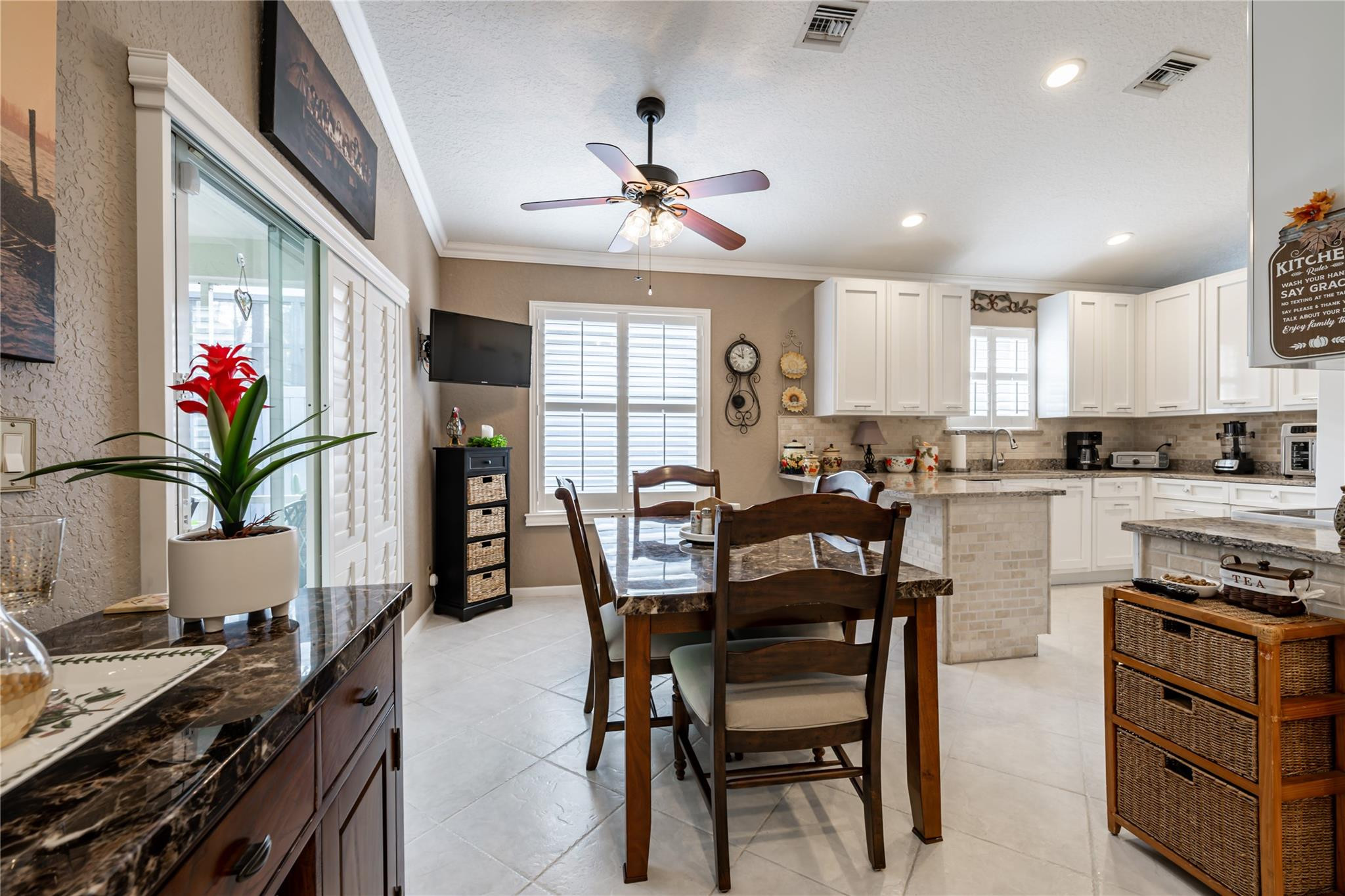 10319 Utopia Cir