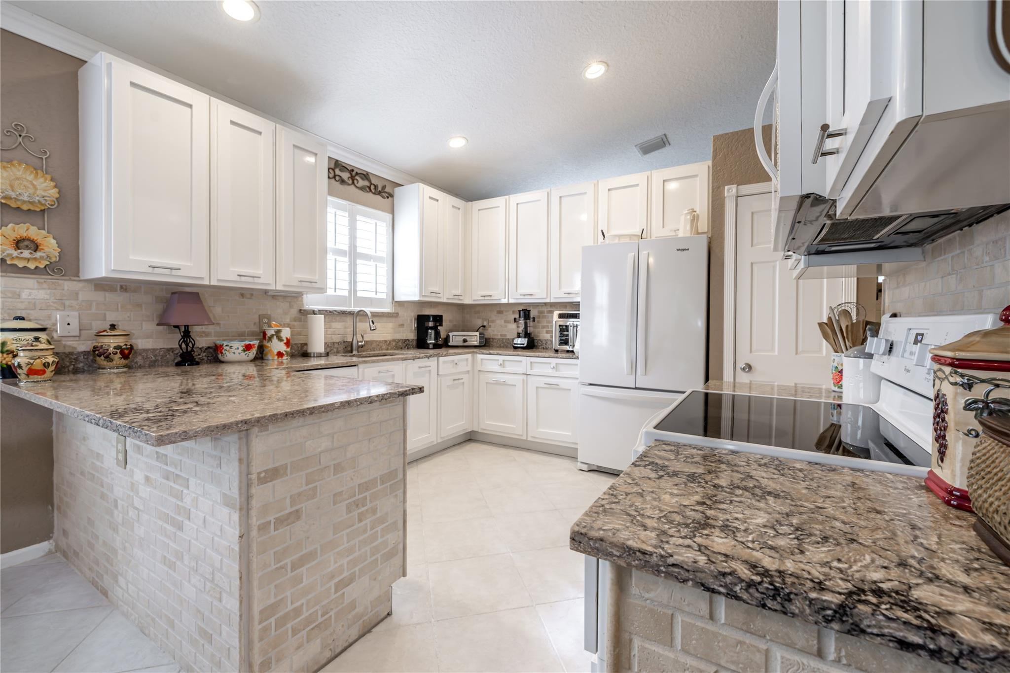 10319 Utopia Cir