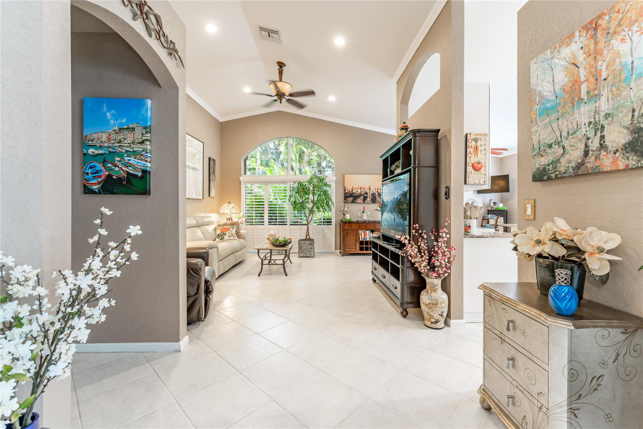 10319 Utopia Cir