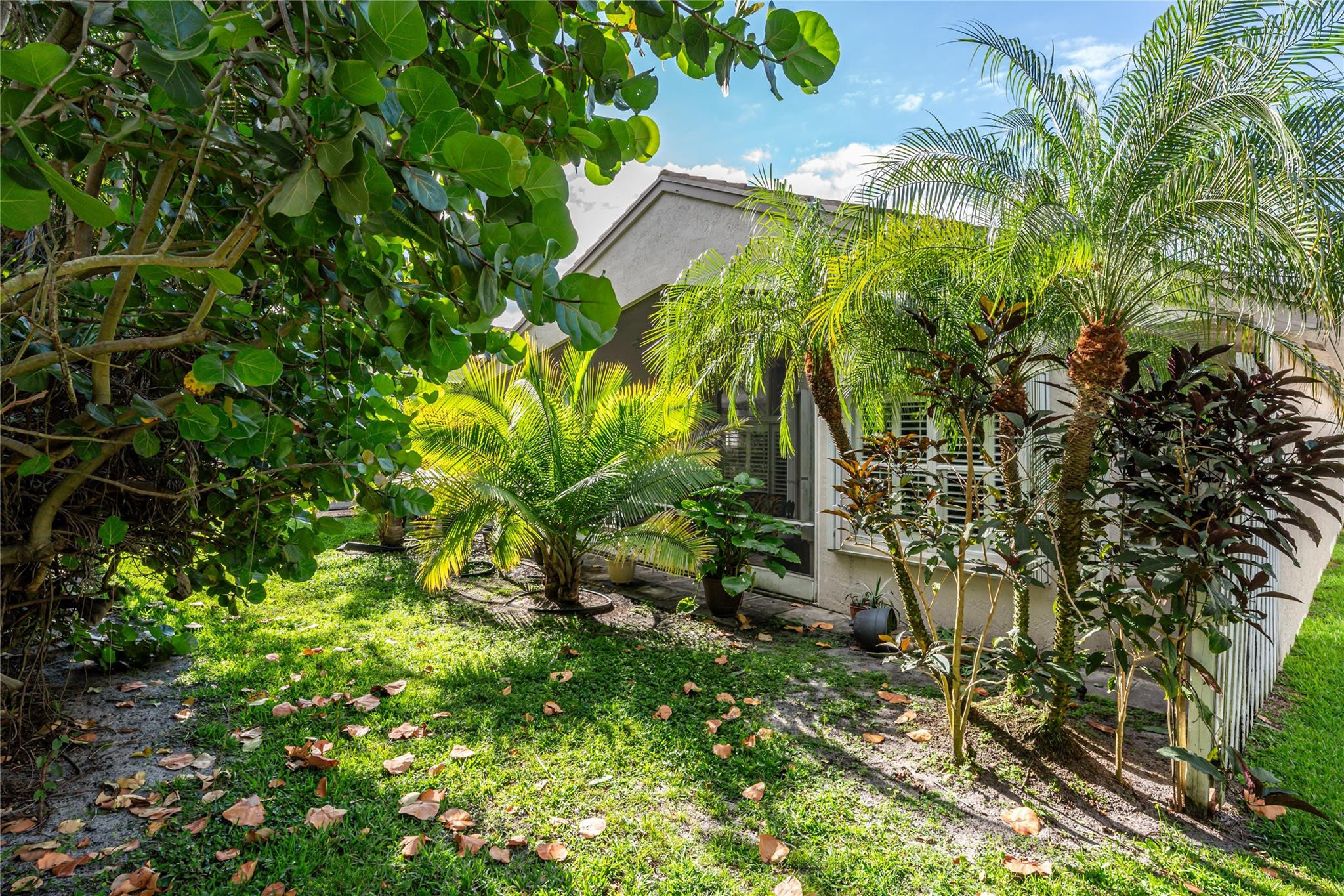 10319 Utopia Cir