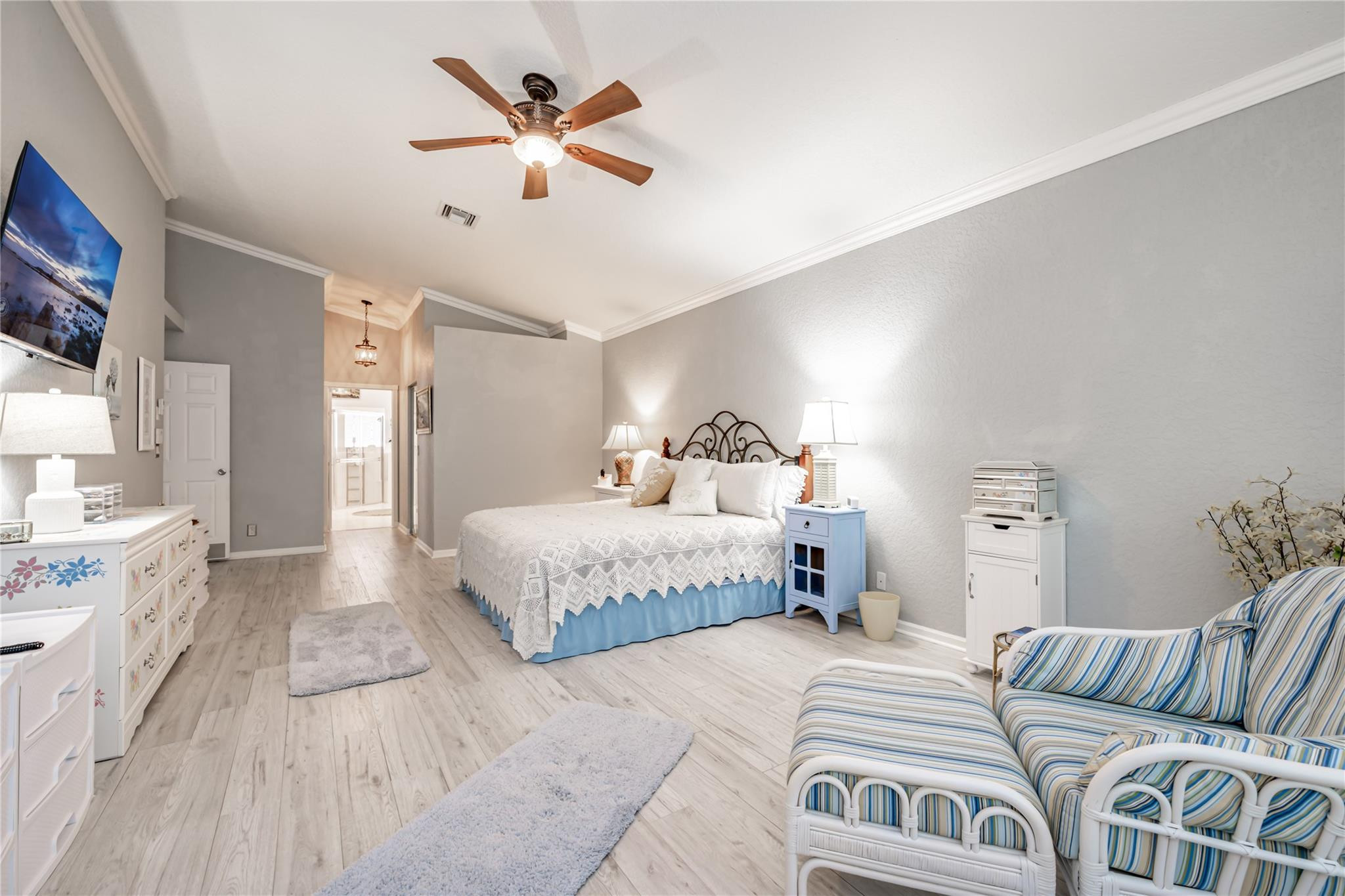 10319 Utopia Cir