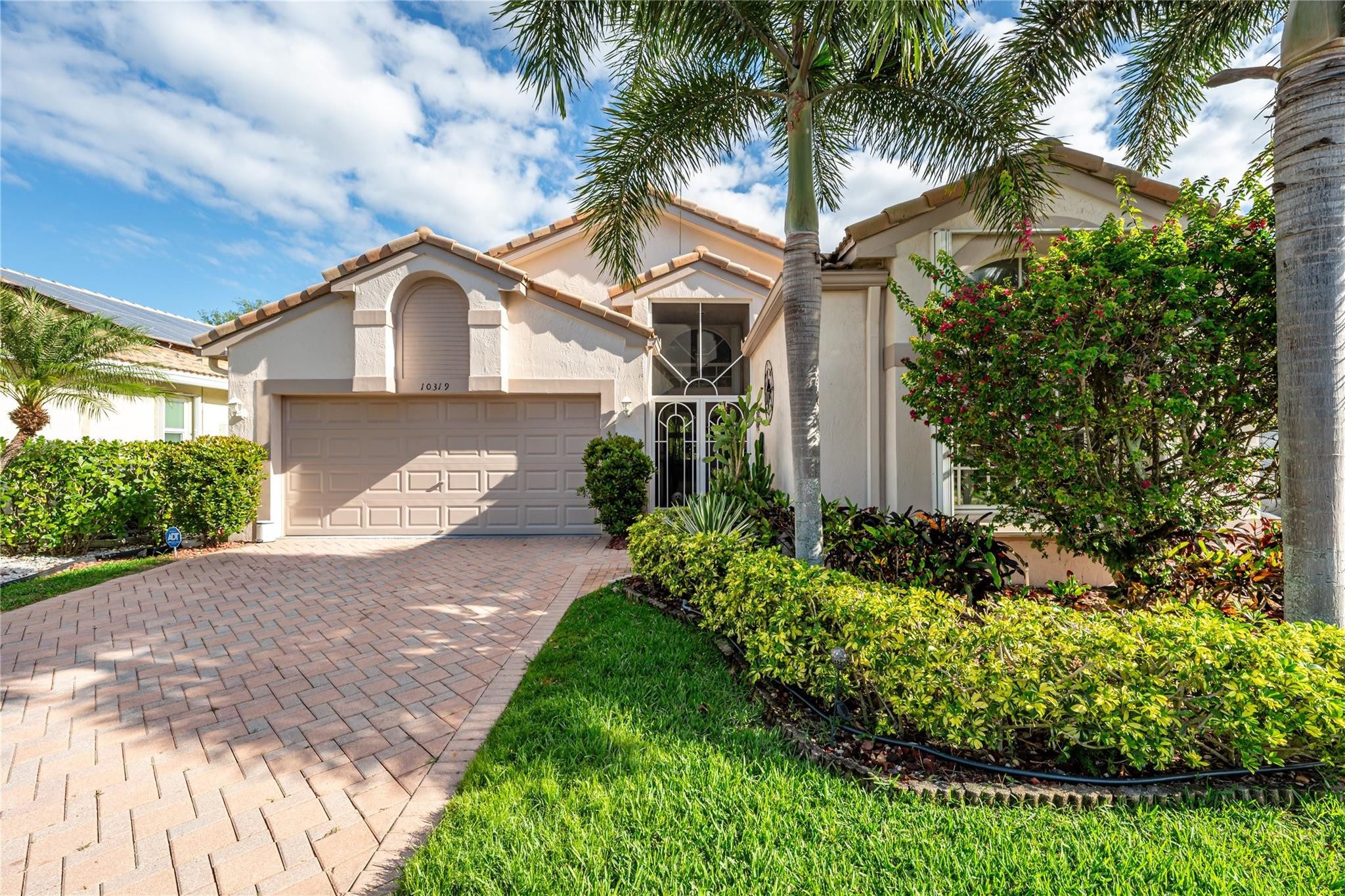 10319 Utopia Cir