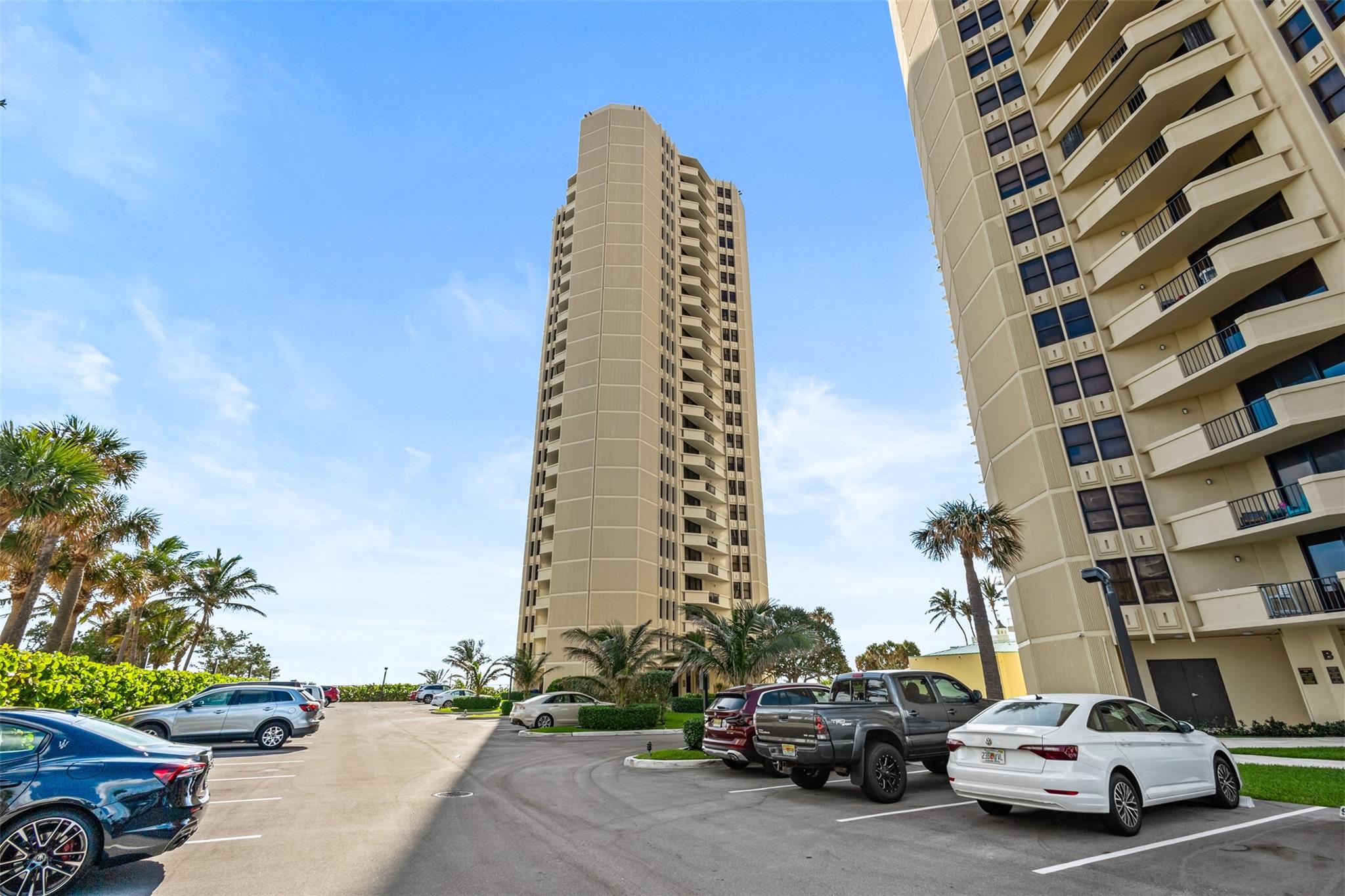 2800 N Ocean Dr 21A