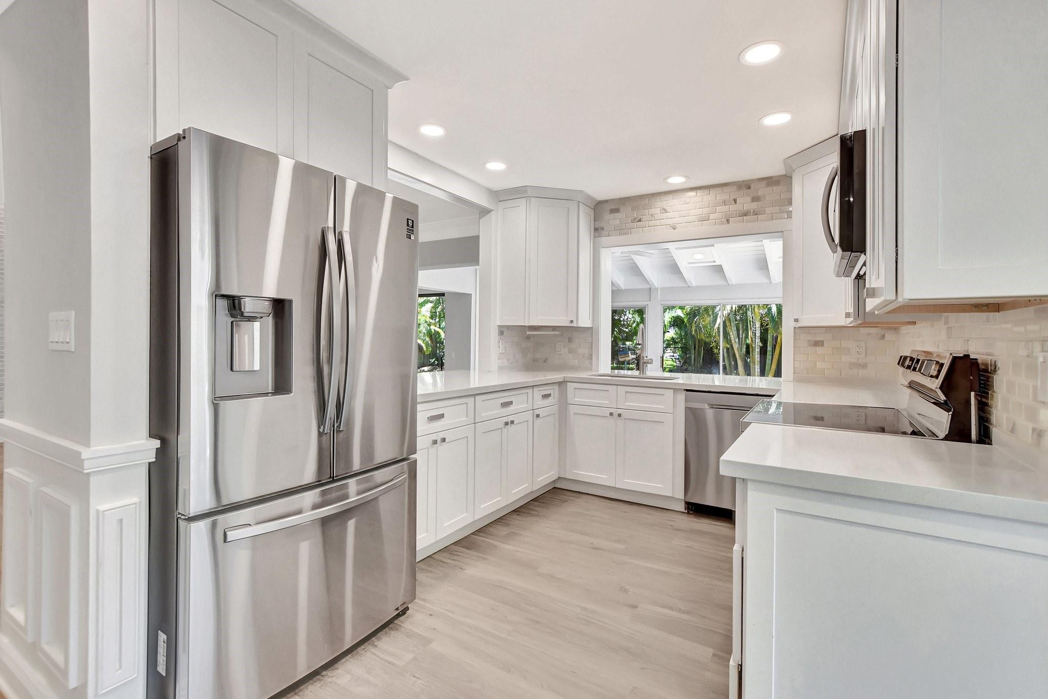 812 Foxpointe Cir