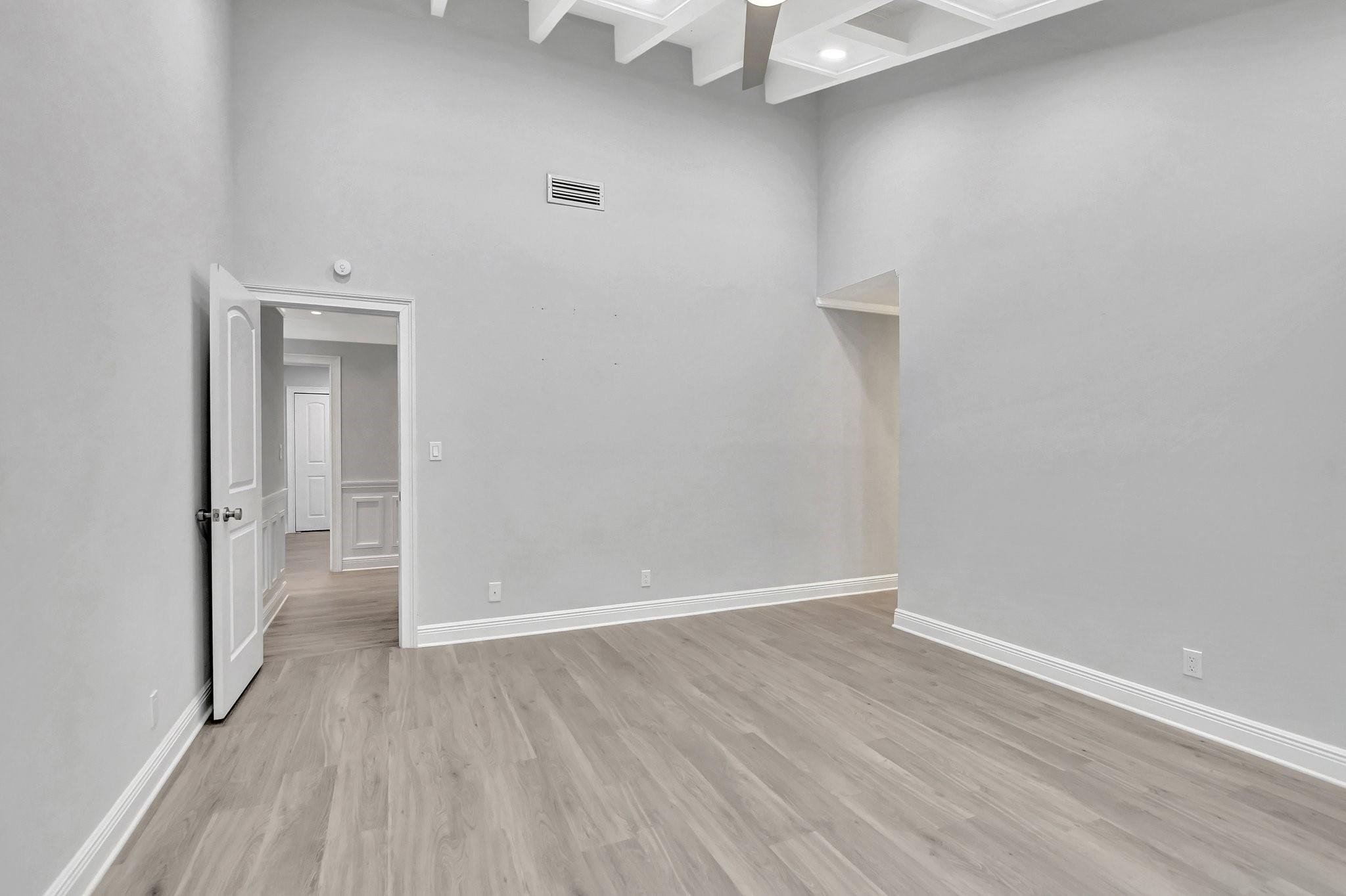 812 Foxpointe Cir
