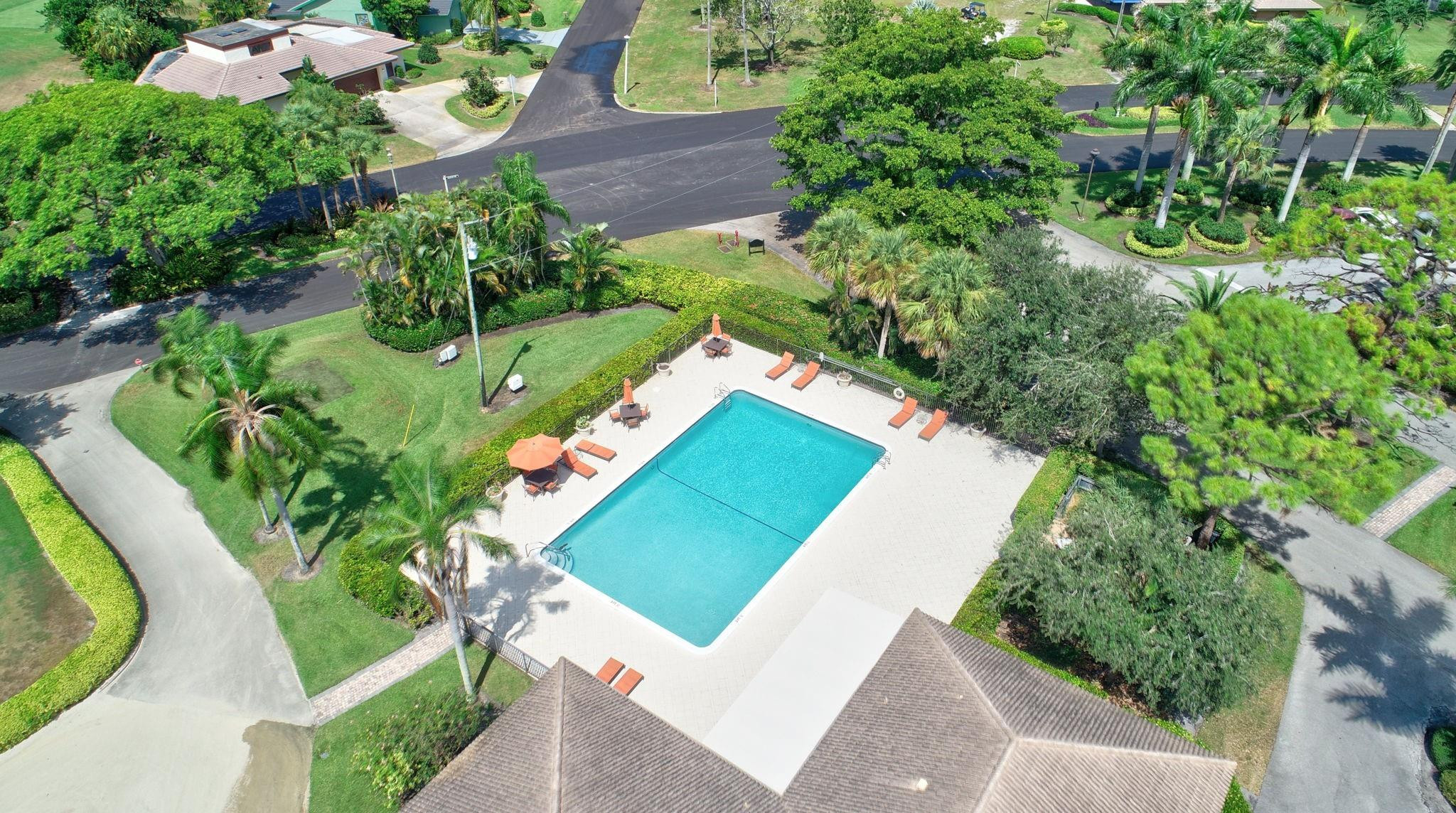 812 Foxpointe Cir