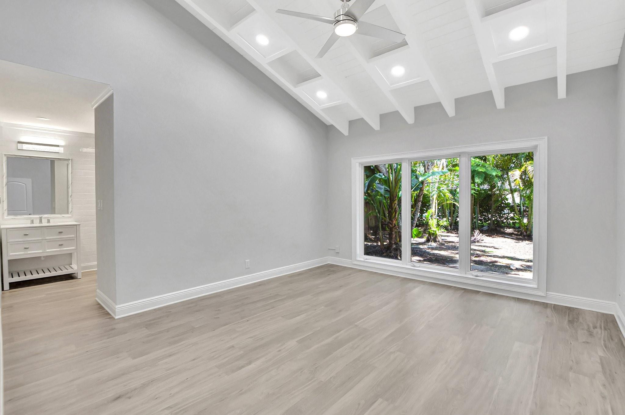 812 Foxpointe Cir
