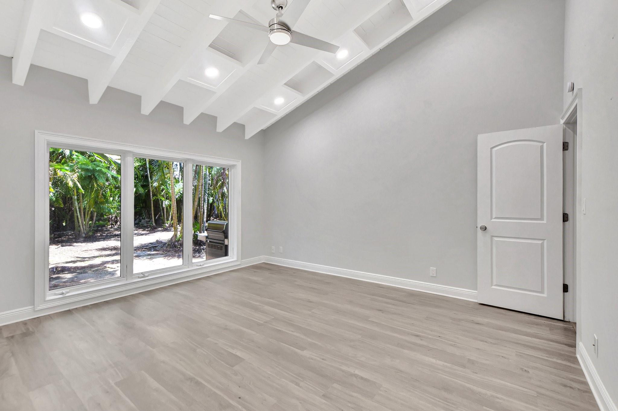 812 Foxpointe Cir