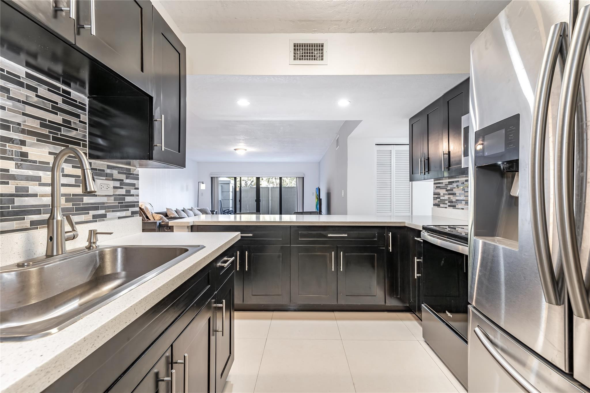 800 NE 195th St 113