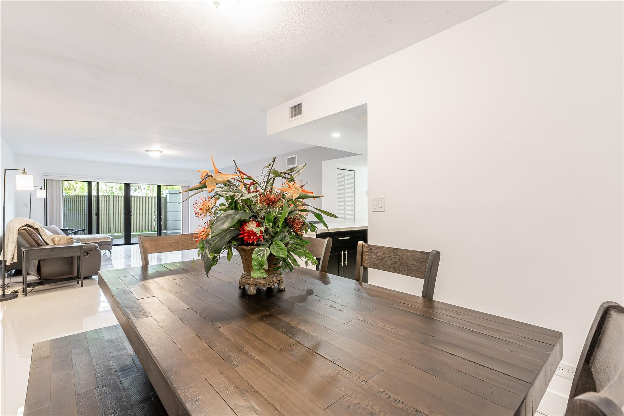 800 NE 195th St 113