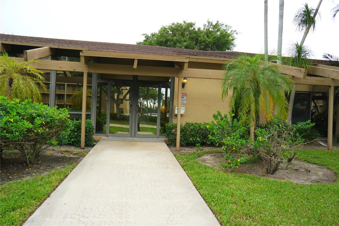 4570 NW 18th Avenue 403, Deerfield Beach Unit: 403