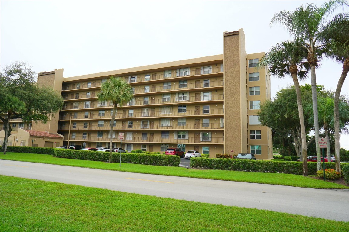 4570 NW 18th Avenue 403, Deerfield Beach Unit: 403
