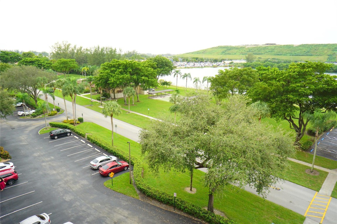 4570 NW 18th Avenue 403, Deerfield Beach Unit: 403