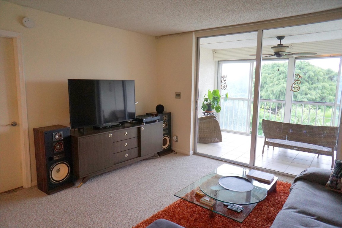 4570 NW 18th Avenue 403, Deerfield Beach Unit: 403