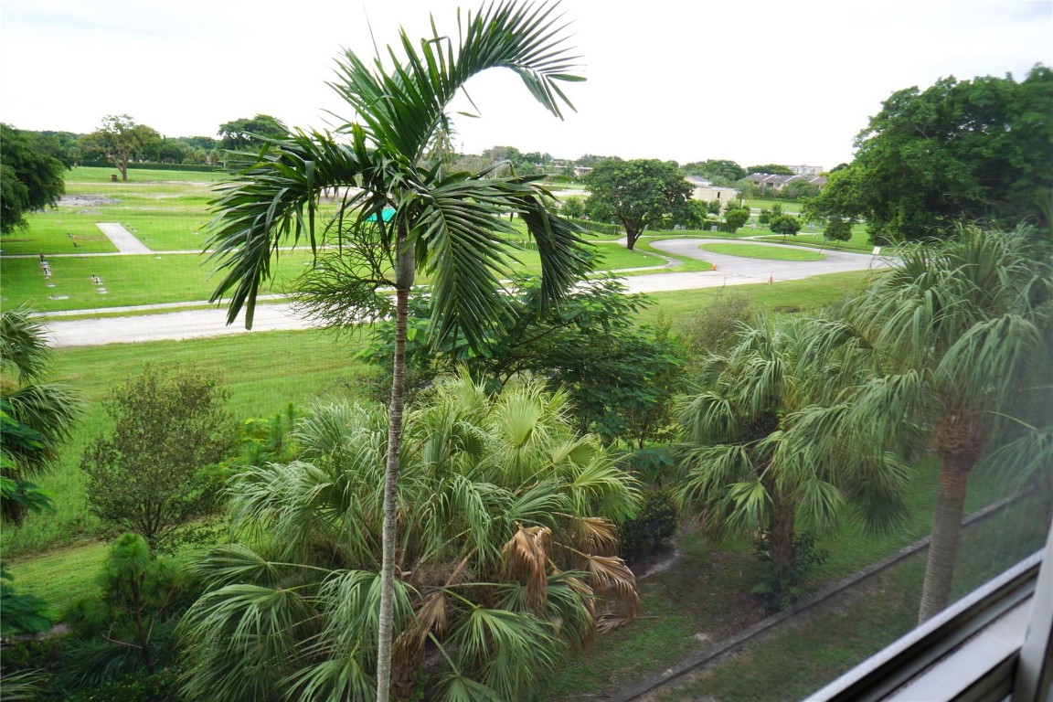 4570 NW 18th Avenue 403, Deerfield Beach Unit: 403