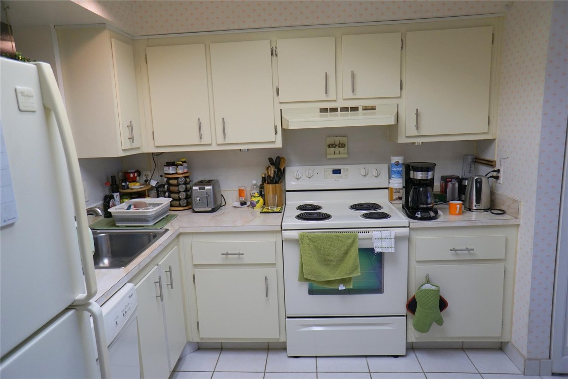 4570 NW 18th Avenue 403, Deerfield Beach Unit: 403