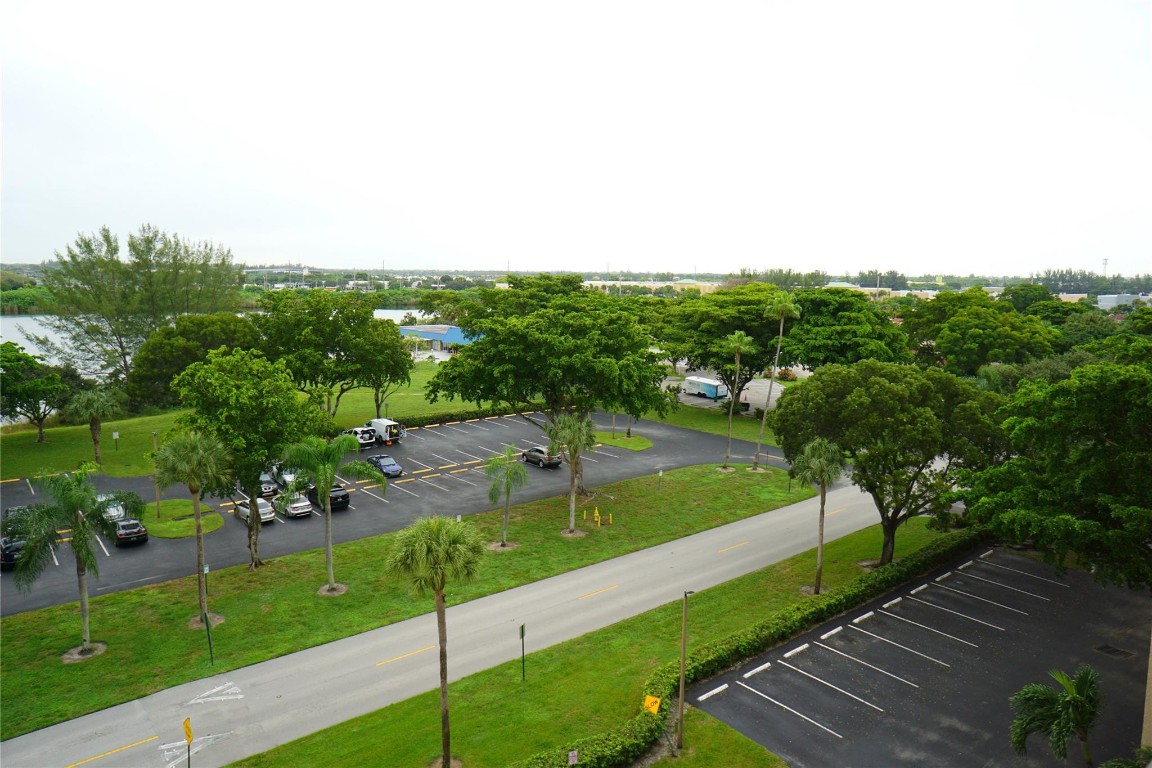 4570 NW 18th Avenue 403, Deerfield Beach Unit: 403