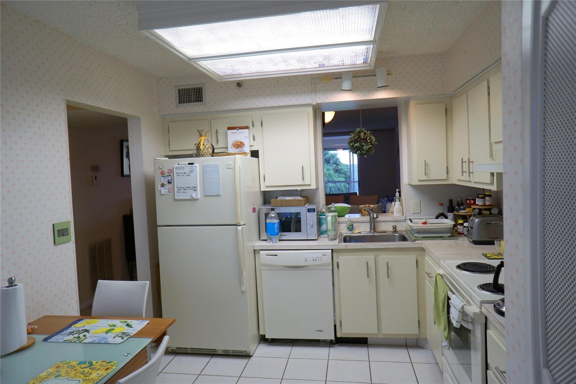 4570 NW 18th Avenue 403, Deerfield Beach Unit: 403