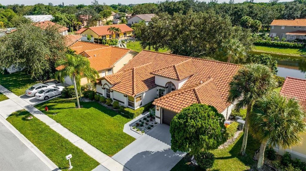 10810 Fox Glen Dr