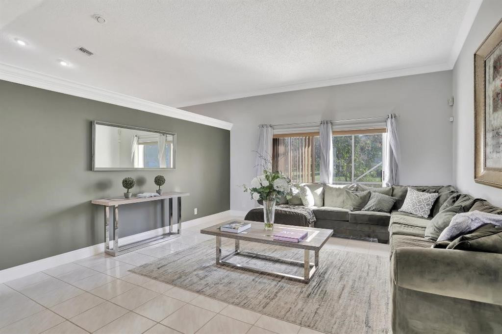 10810 Fox Glen Dr