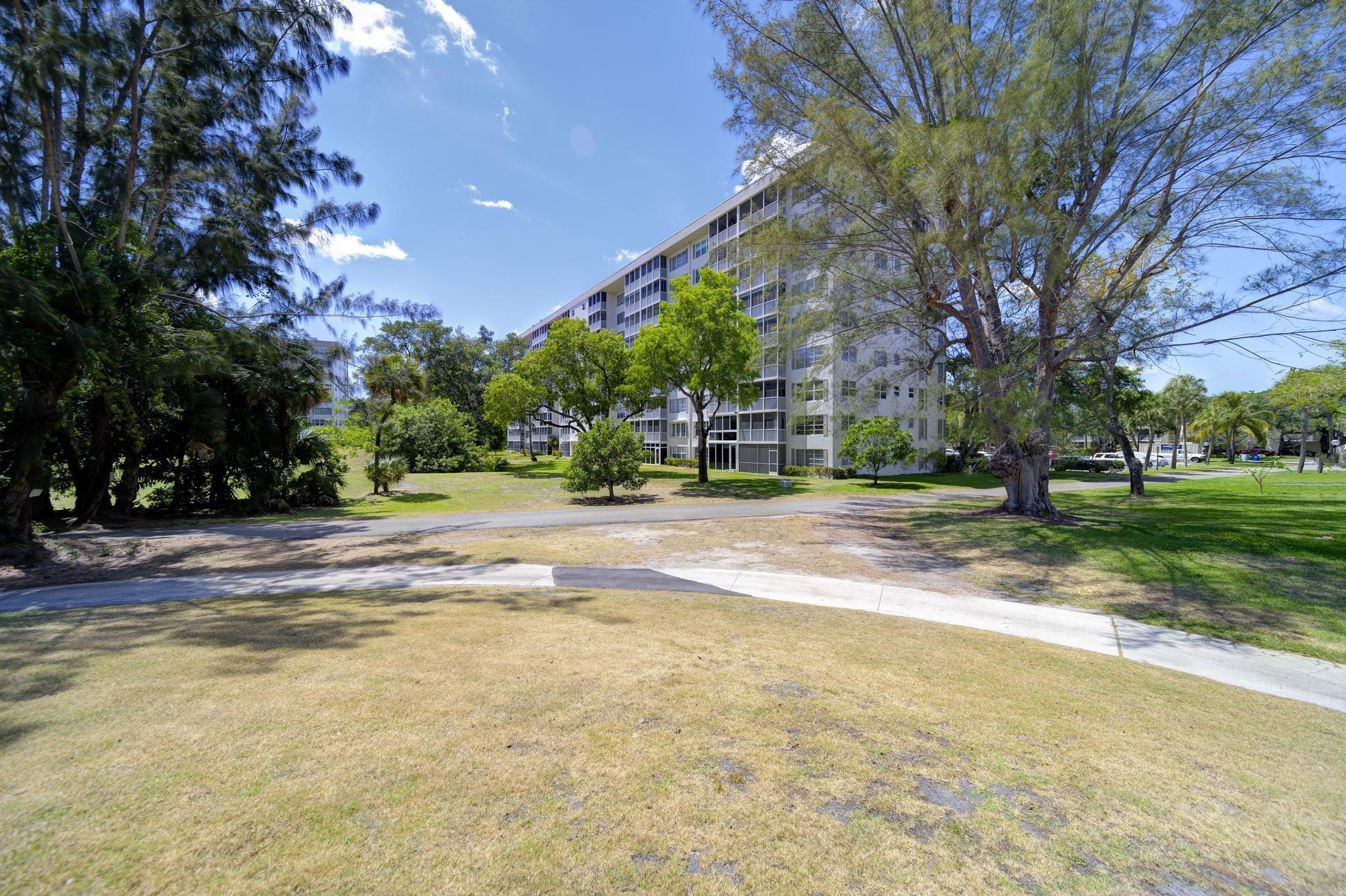3200 N Palm Aire Dr 210