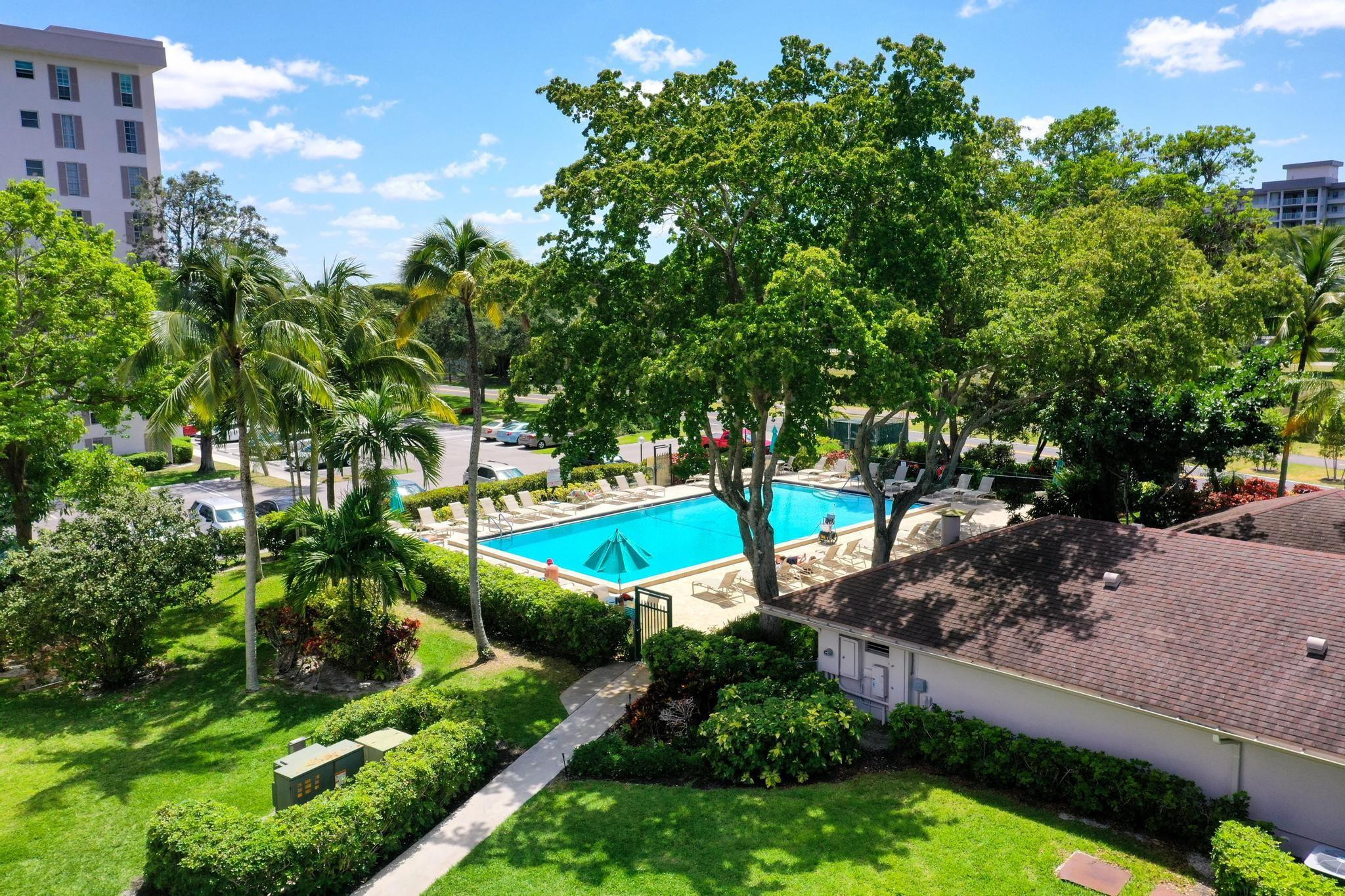3200 N Palm Aire Dr 210