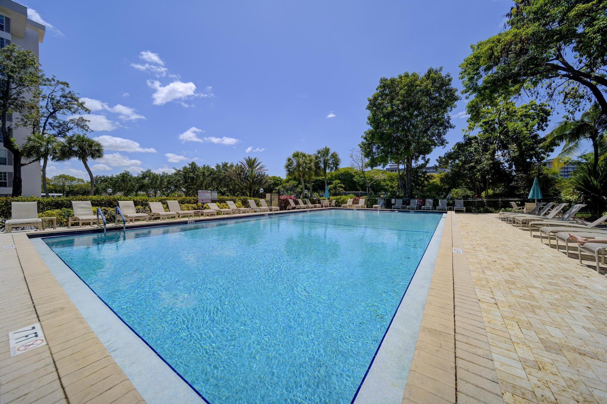 3200 N Palm Aire Dr 210