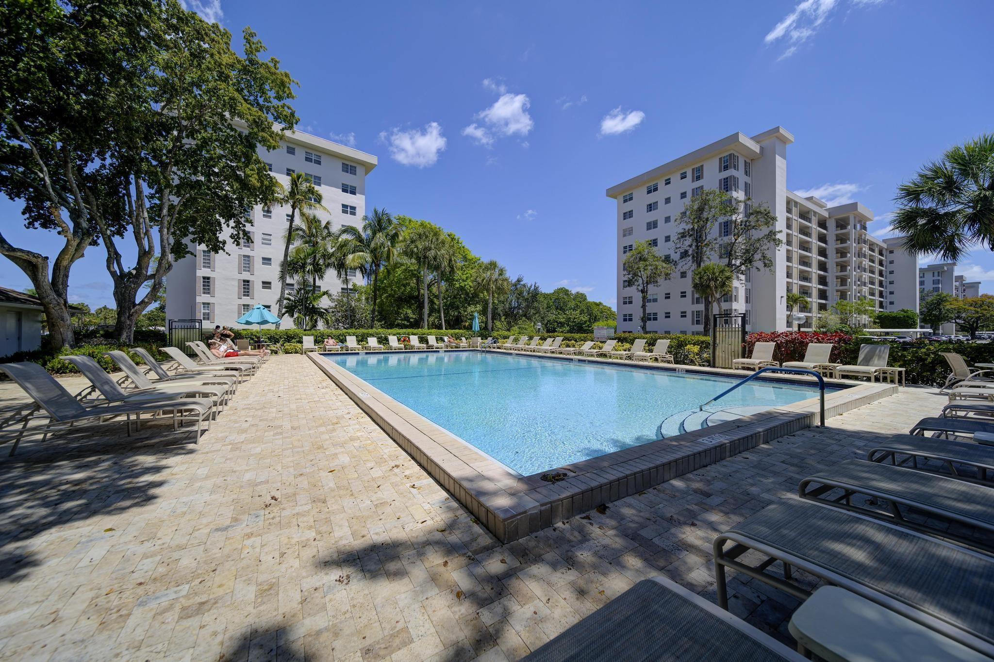 3200 N Palm Aire Dr 210