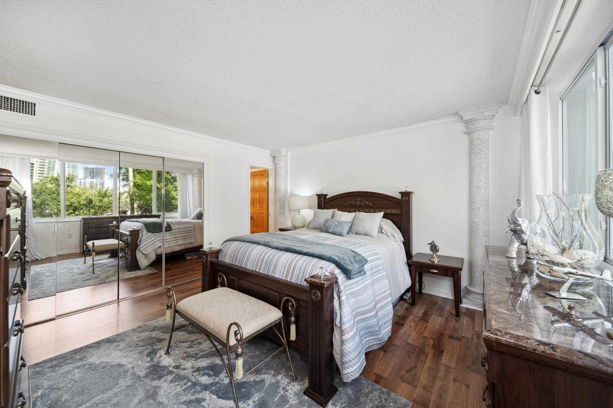 800 SE 4th St 104