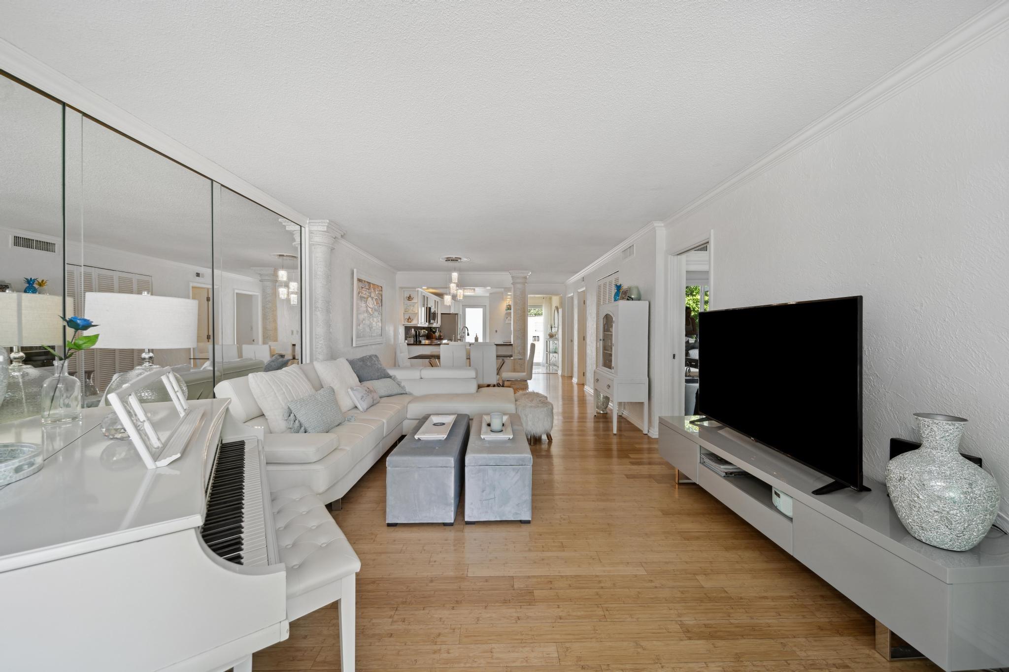 800 SE 4th St 104