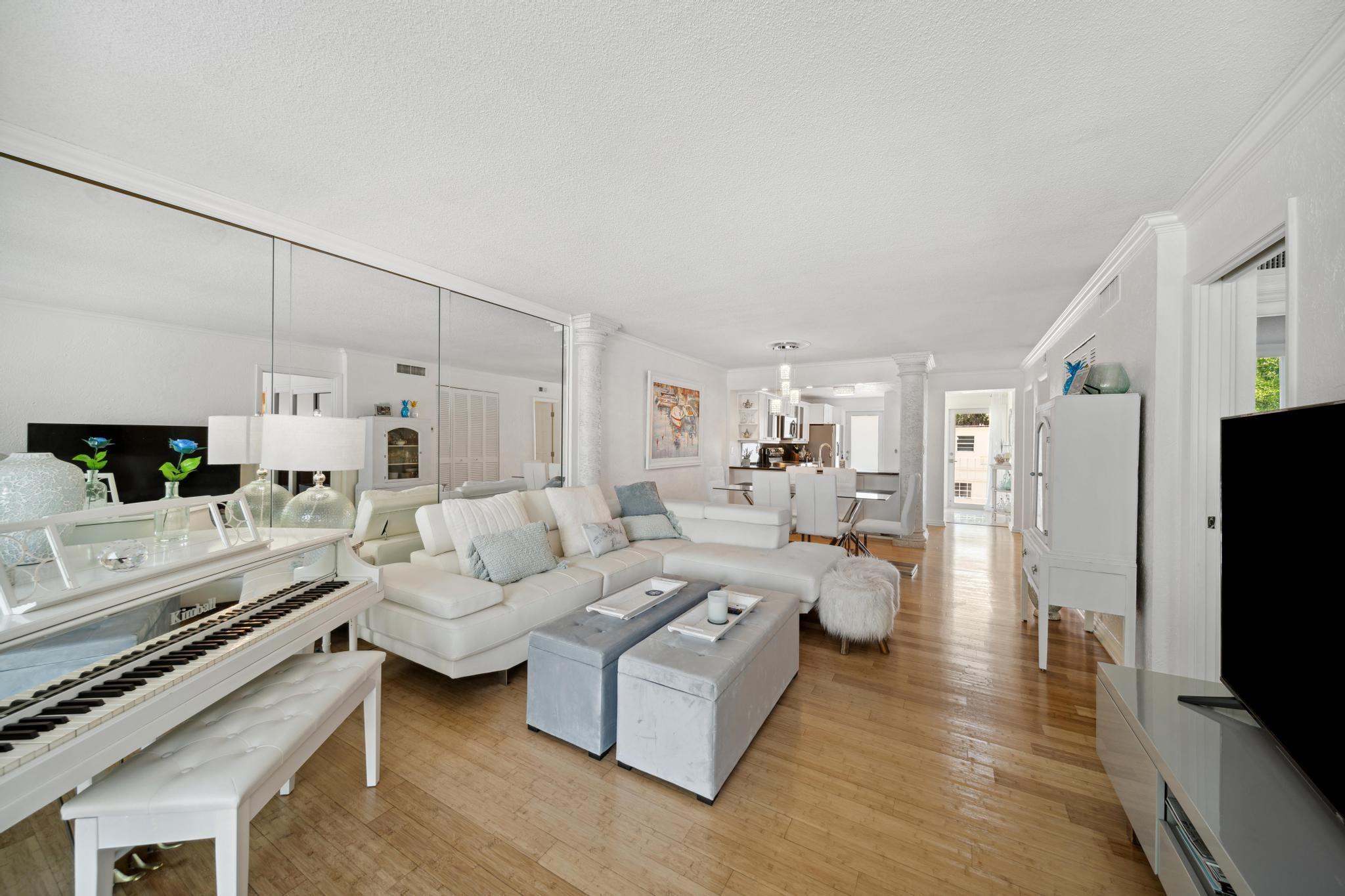 800 SE 4th St 104