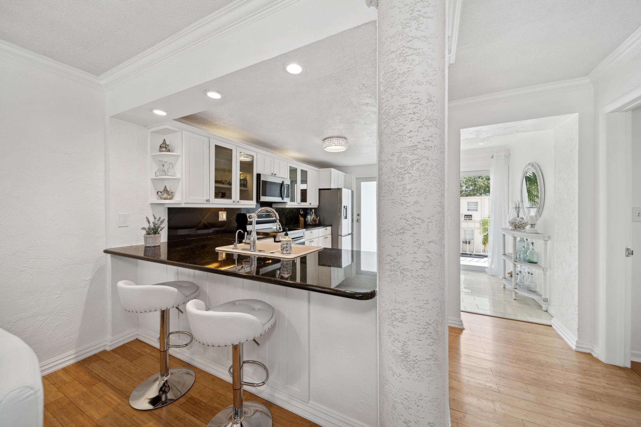 800 SE 4th St 104