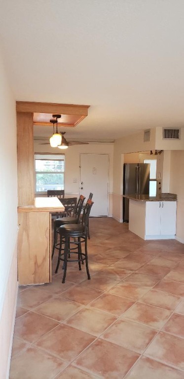 2555 NE 11th St 408