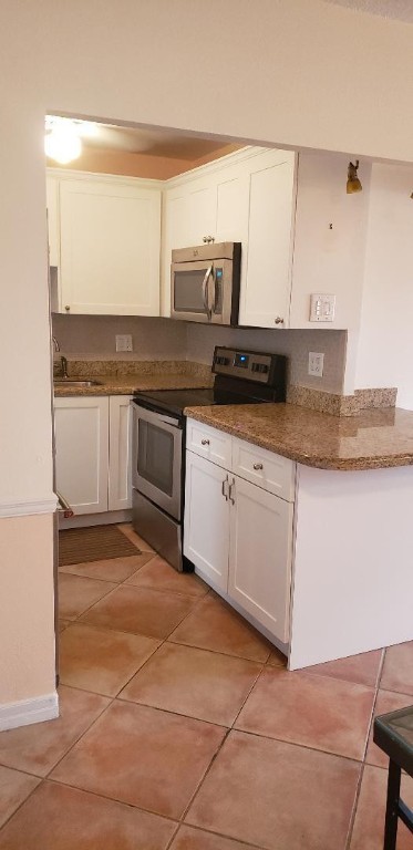2555 NE 11th St 408