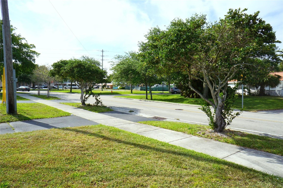 3851 NE 22nd Terrace 8, Lighthouse Point Unit: 8