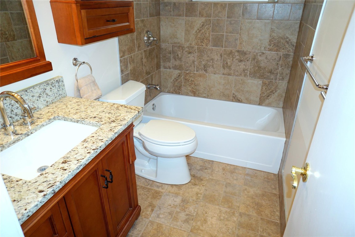 3851 NE 22nd Terrace 8, Lighthouse Point Unit: 8