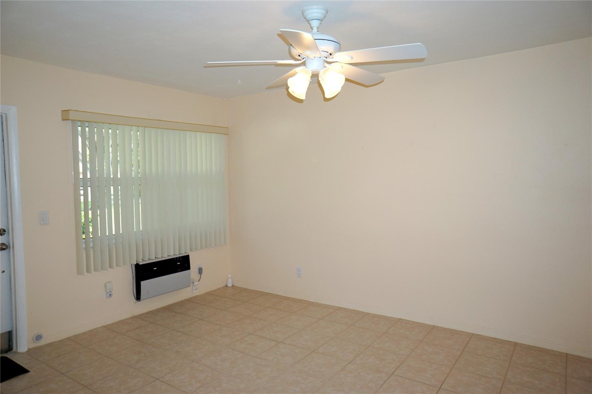 3851 NE 22nd Terrace 8, Lighthouse Point Unit: 8