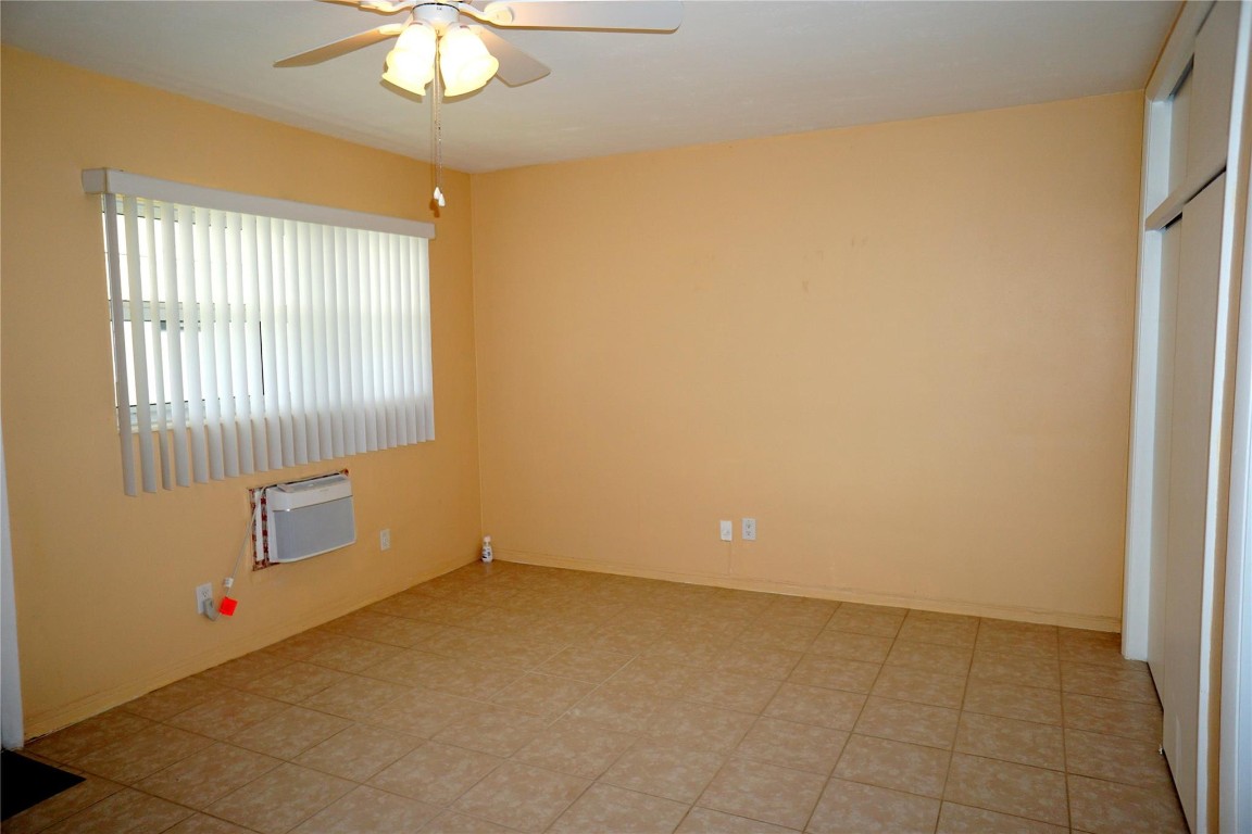 3851 NE 22nd Terrace 8, Lighthouse Point Unit: 8