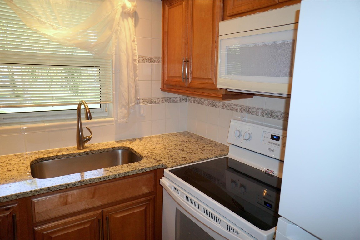 3851 NE 22nd Terrace 8, Lighthouse Point Unit: 8