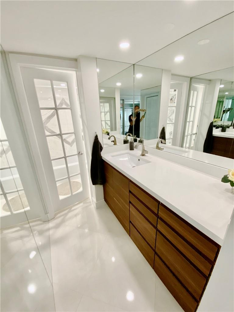 1 Las Olas Circle 510