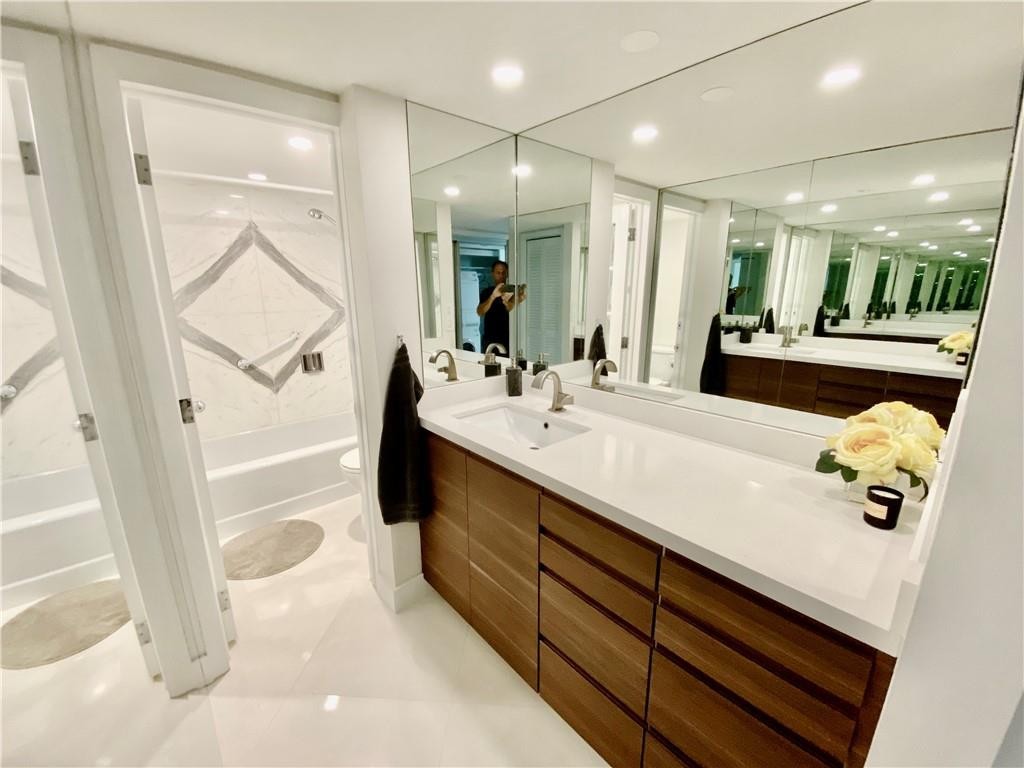 1 Las Olas Circle 510