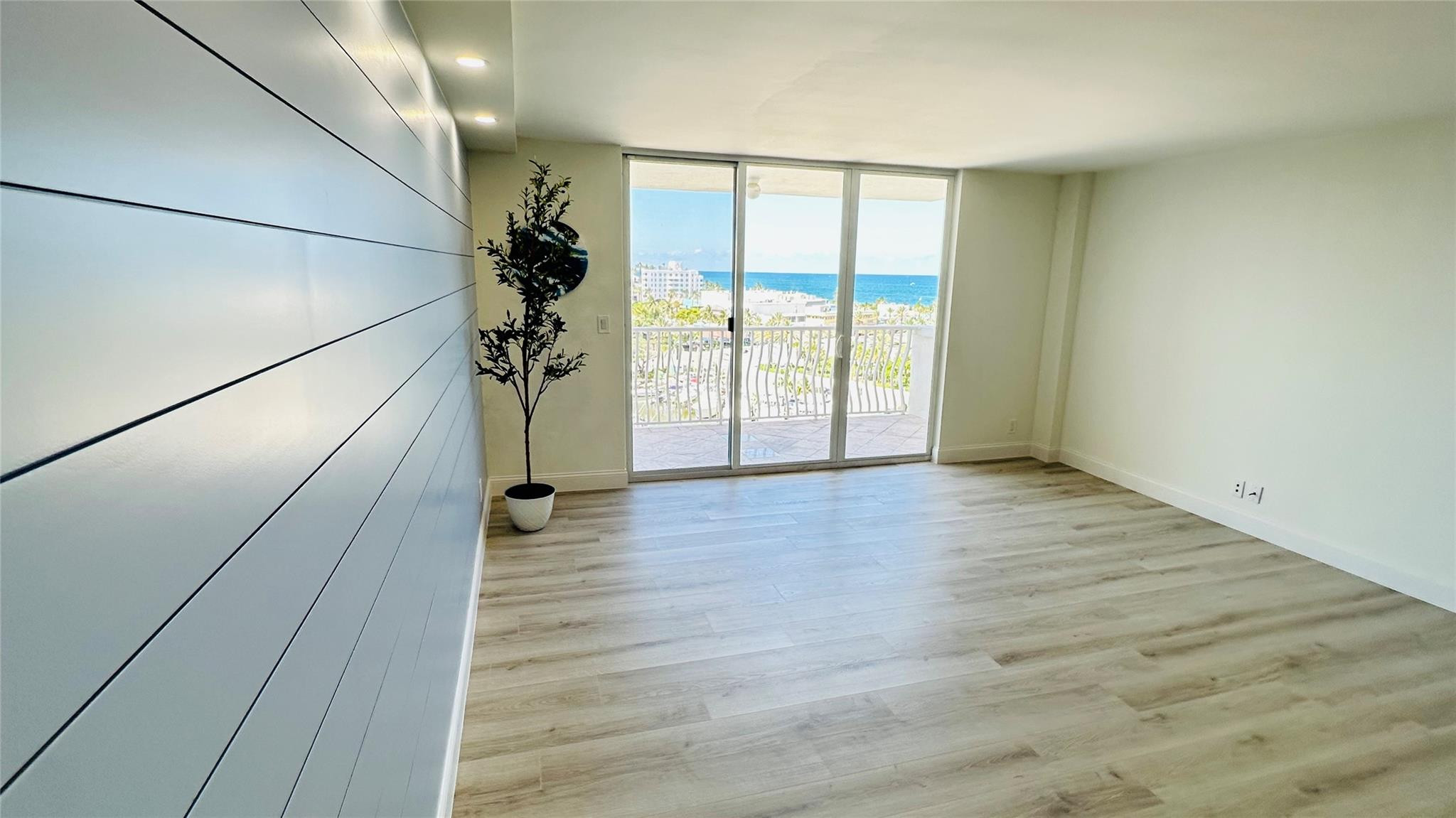 1 Las Olas Circle 815