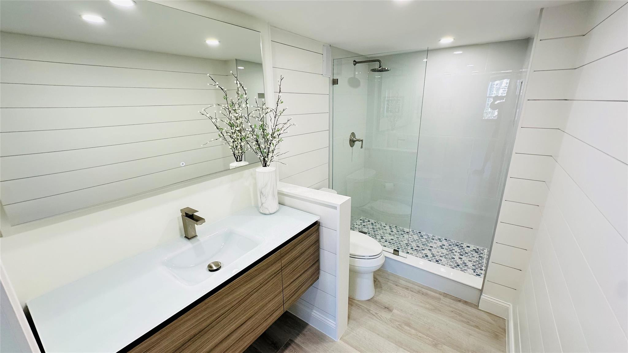 1 Las Olas Circle 815