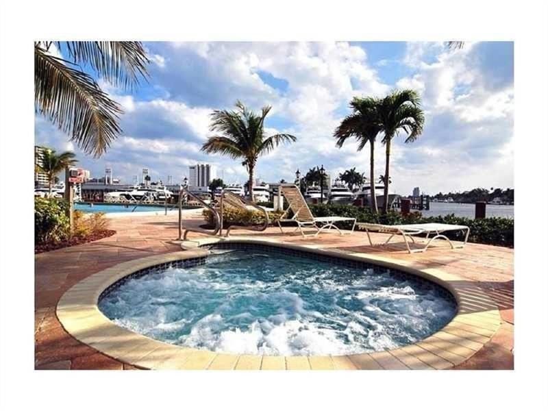 1 Las Olas Circle 815