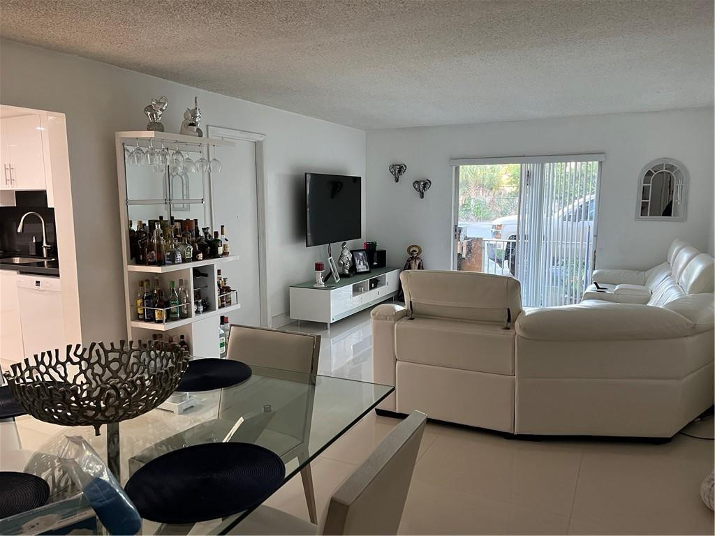 18111 NW 68th Ave I-105